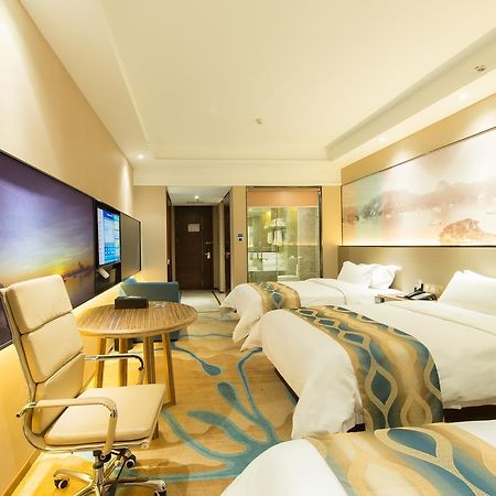 Manhatton Hotel Guilin North Railway Station מראה חיצוני תמונה