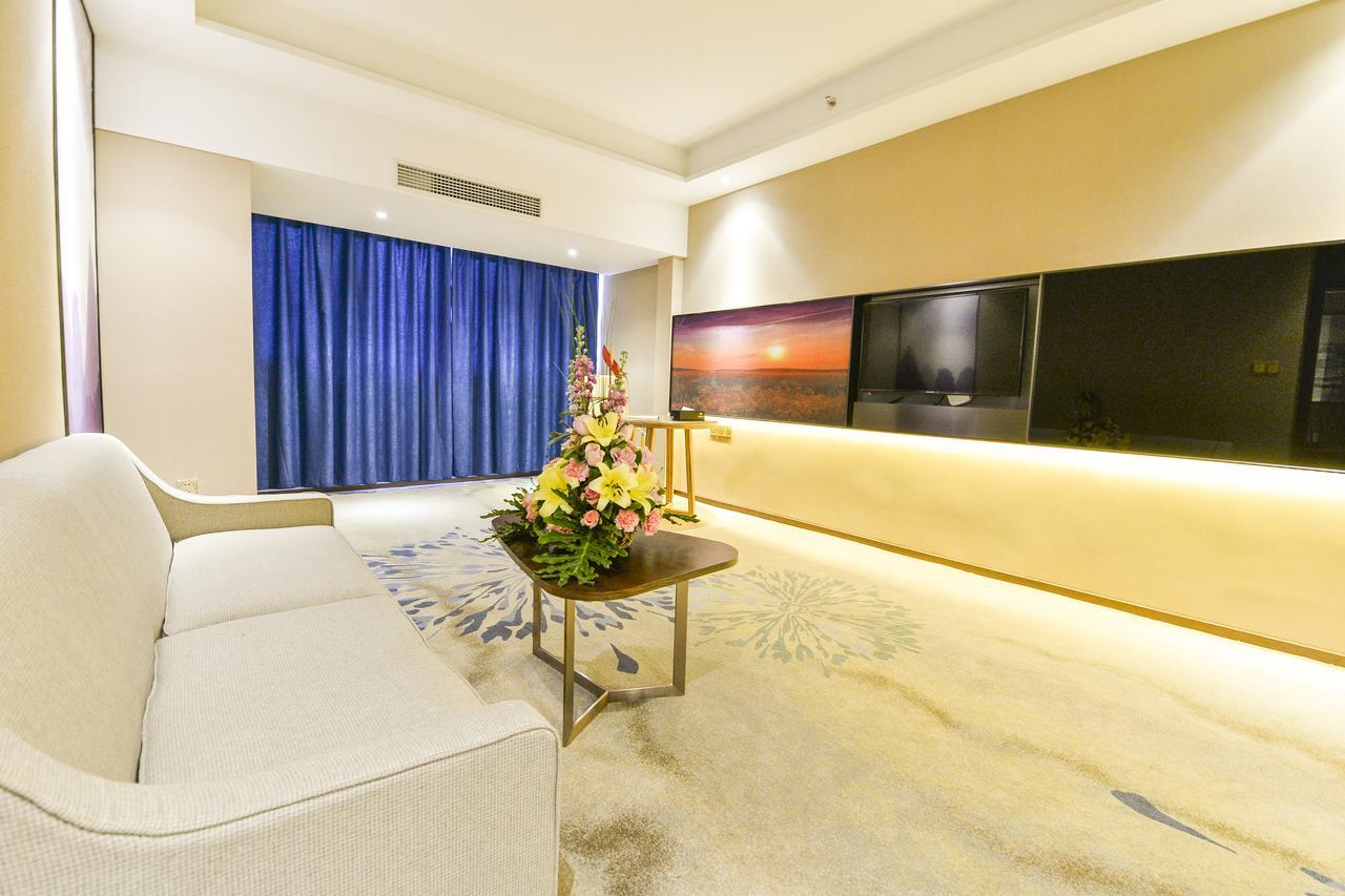 Manhatton Hotel Guilin North Railway Station מראה חיצוני תמונה