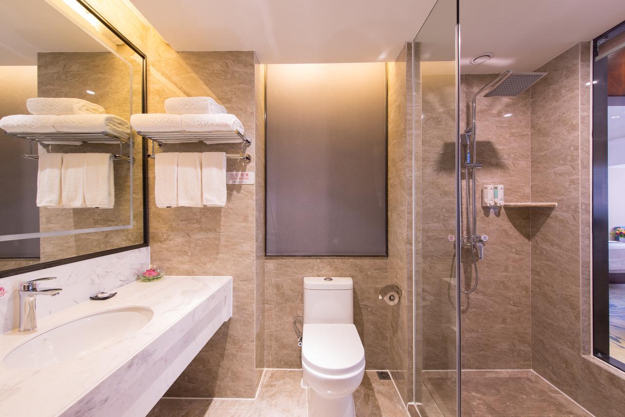 Manhatton Hotel Guilin North Railway Station מראה חיצוני תמונה